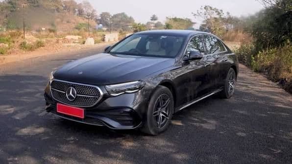 Mercedes Benz E Class - foto 1
